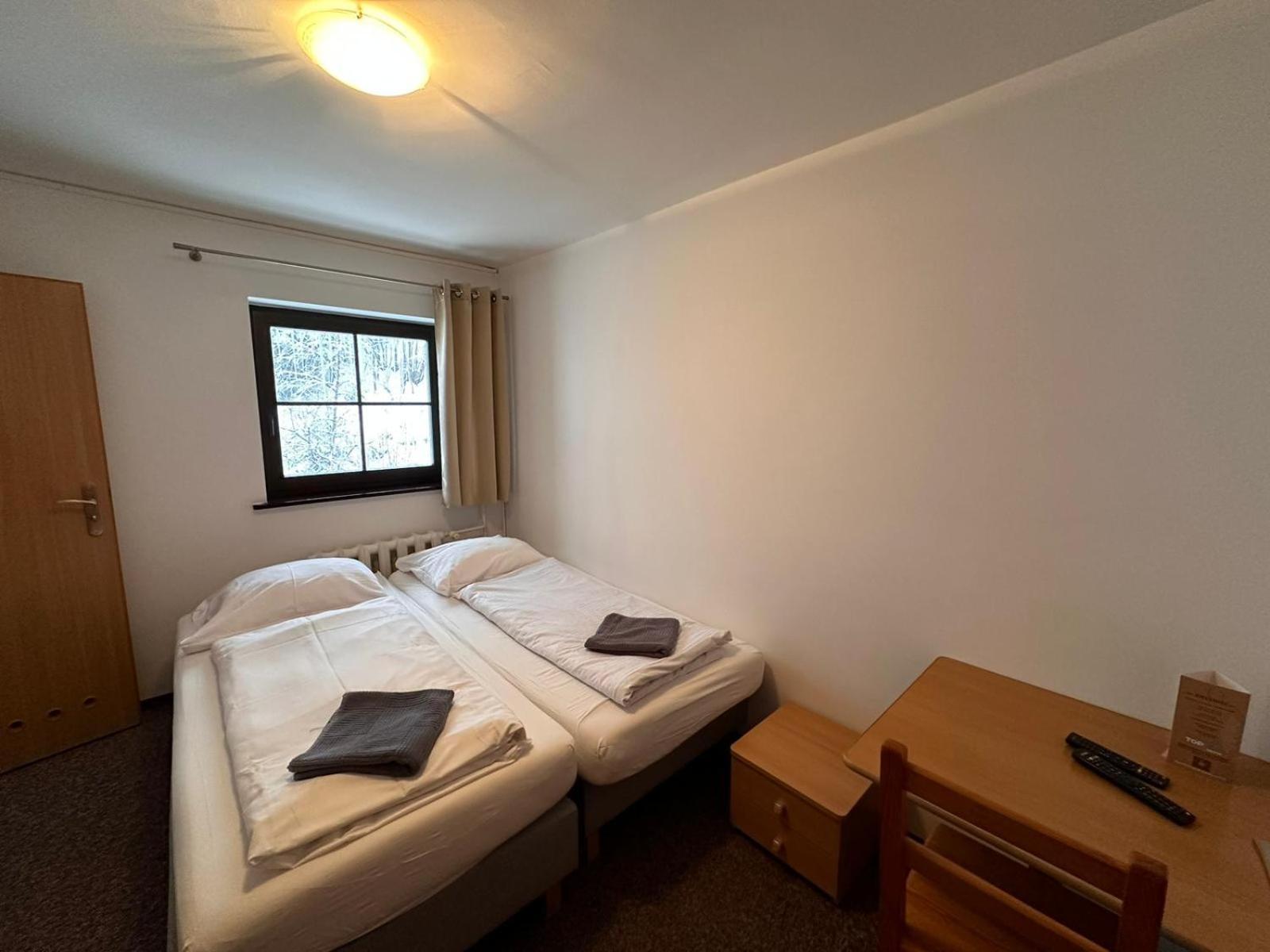 Hotel Straszny Dwór Duszniki Zdrój Habitación foto
