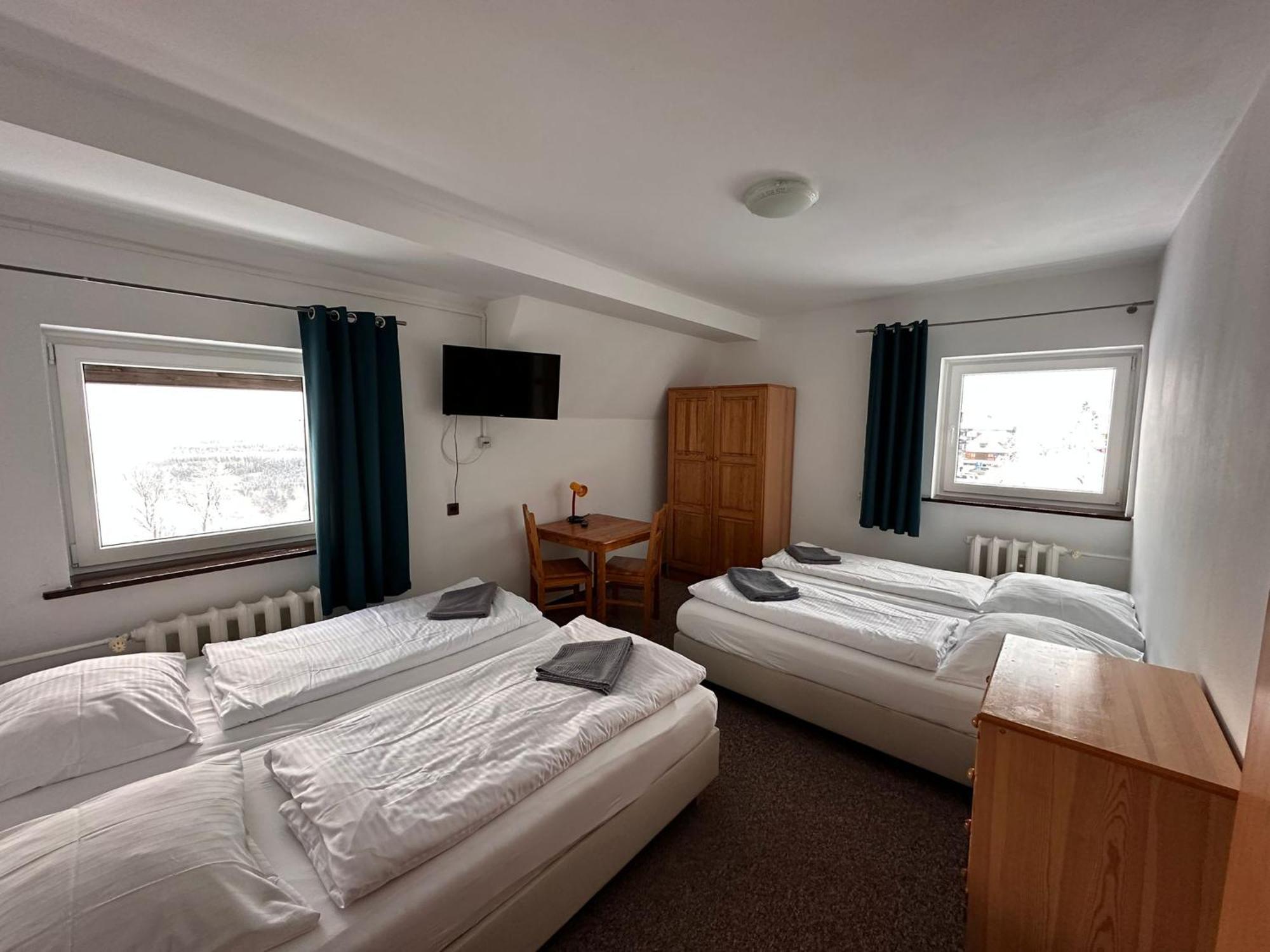 Hotel Straszny Dwór Duszniki Zdrój Habitación foto