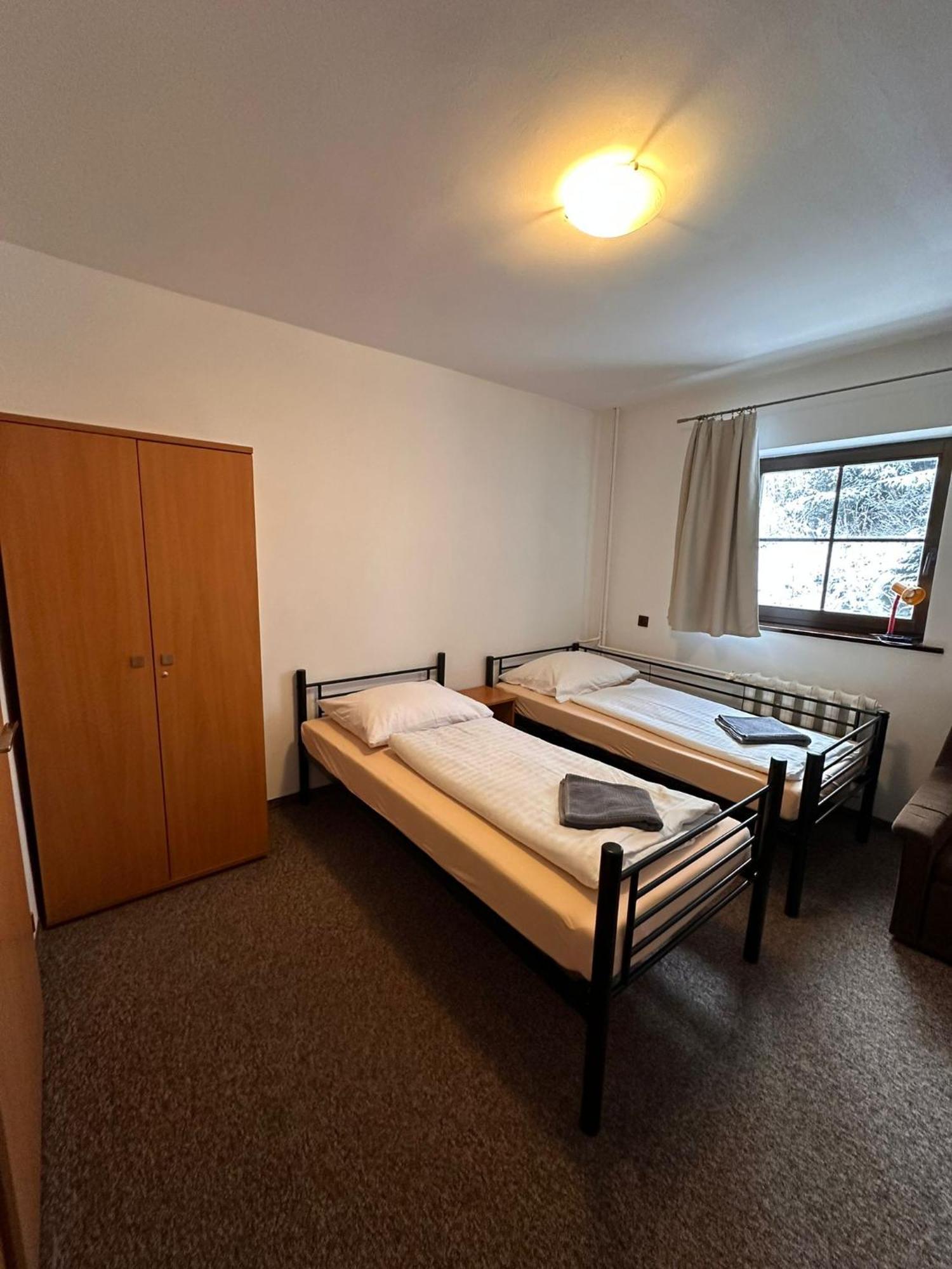 Hotel Straszny Dwór Duszniki Zdrój Habitación foto